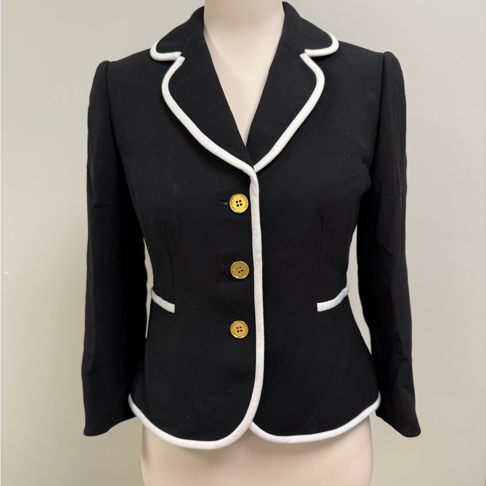 TAHARI BLACK AND WHITE BLAZER WITH GOLD BUTTONS - SIZE 2P